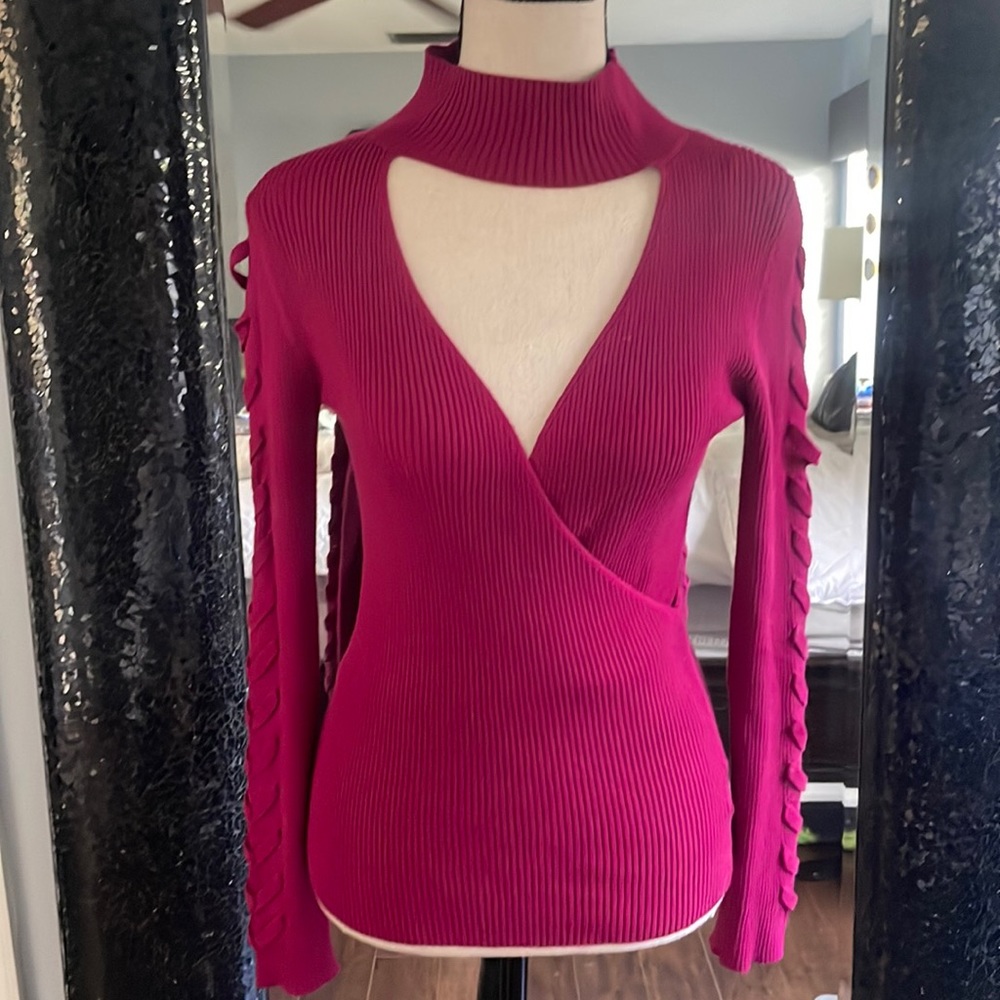 Beautiful sweater Lace up arm detailing 💖